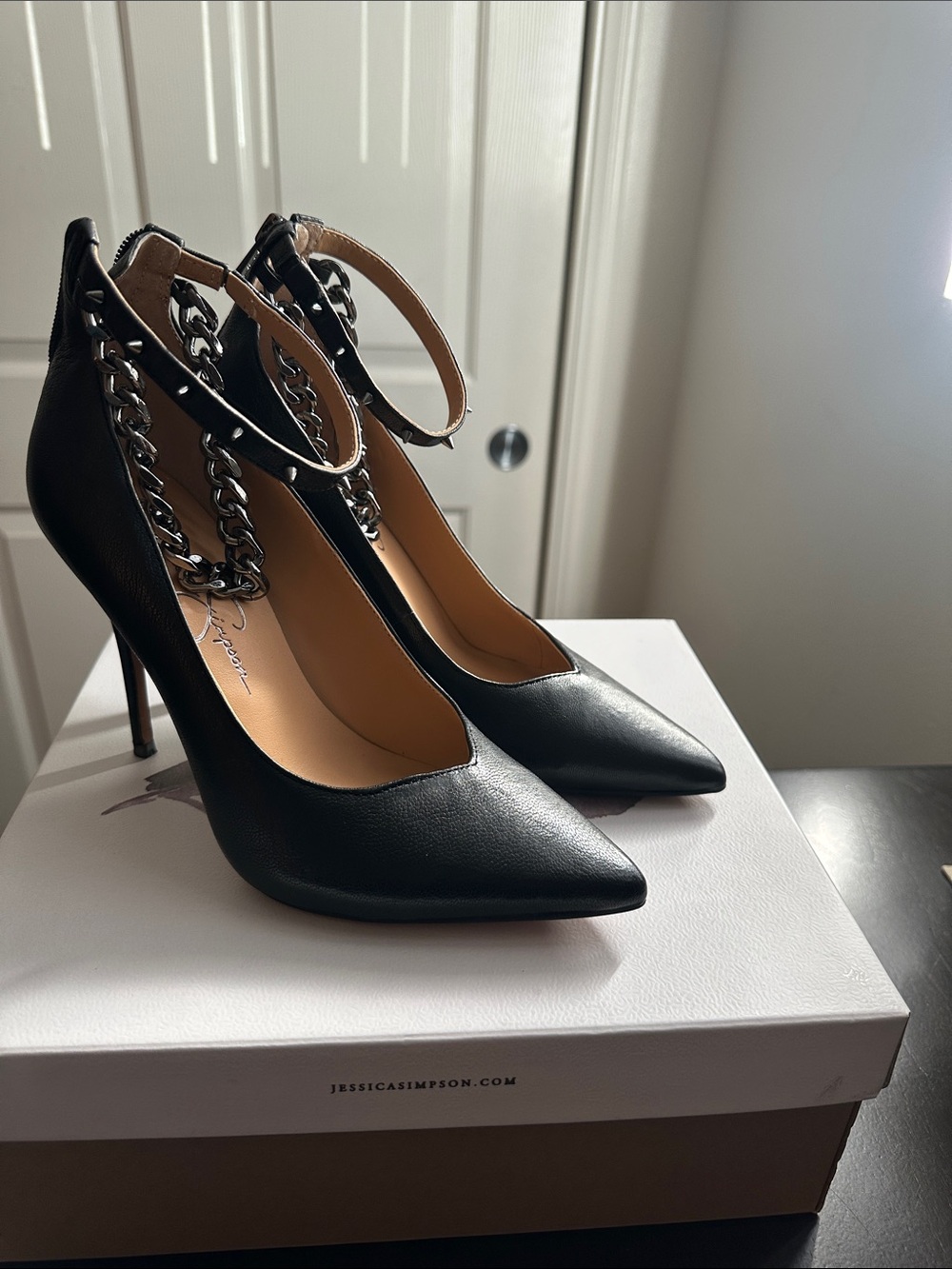 Jessica Simpson Black Pointed-Toe Chain Ankle-Strap Pumps